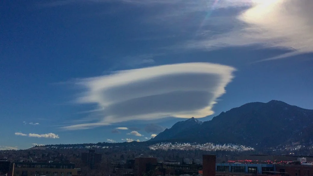 Altocumulus lenticularis (Ac len)