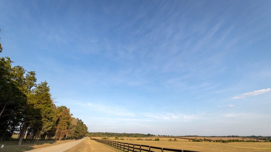 Photograph of cirrostratus fibratus clouds