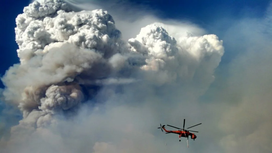 Cumulonimbus calvus pileus flammagenitus (Cu cal pil flgen)