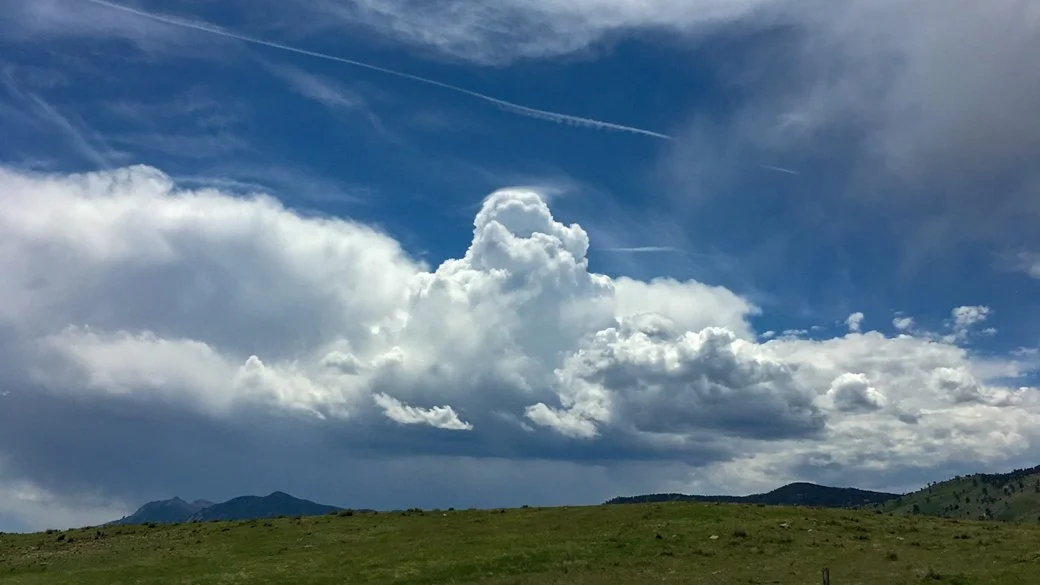 Cumulus congestus pileus (Cu con pil)
