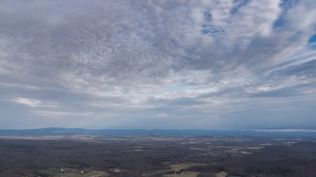 Altocumulus stratiformis mamma (Ac str mam)