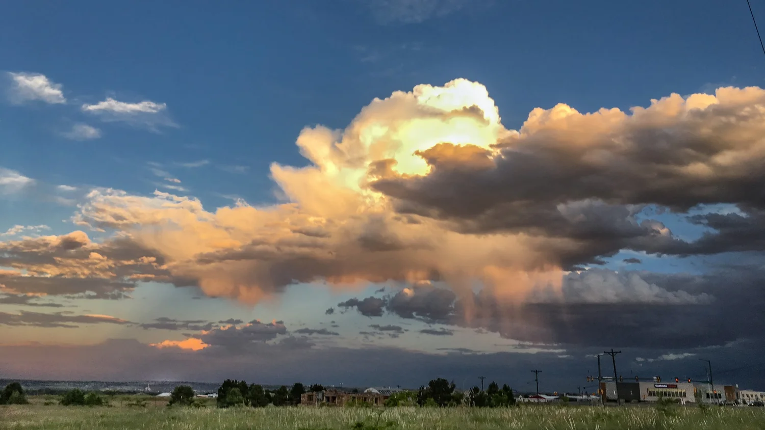 Cumulus congestus virga (Cu con vir)